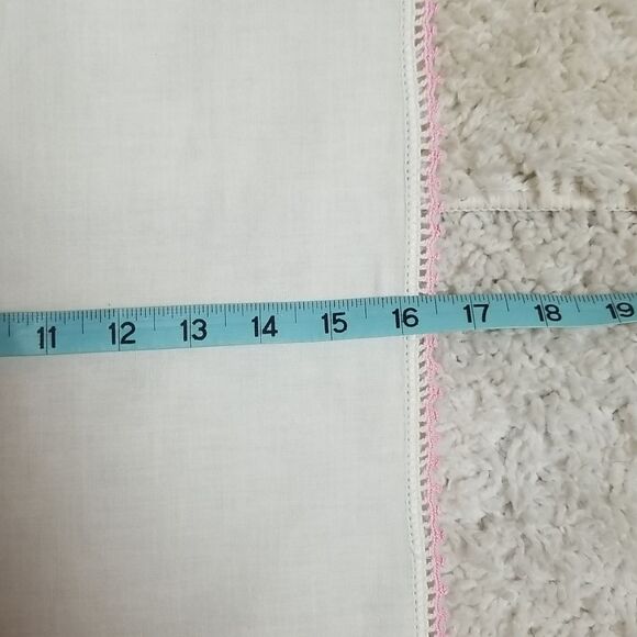 Vintage Embroidered Table Scarf Flowers - Picture 7 of 8